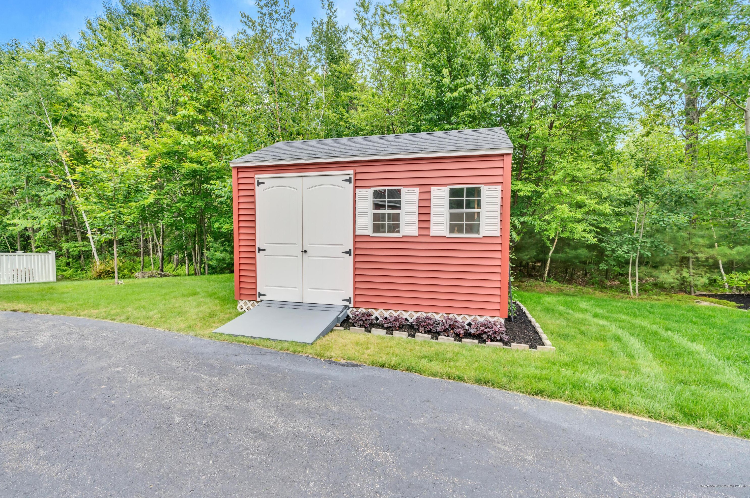 25 Cherry Blossom Ln, Sanford, ME 04073