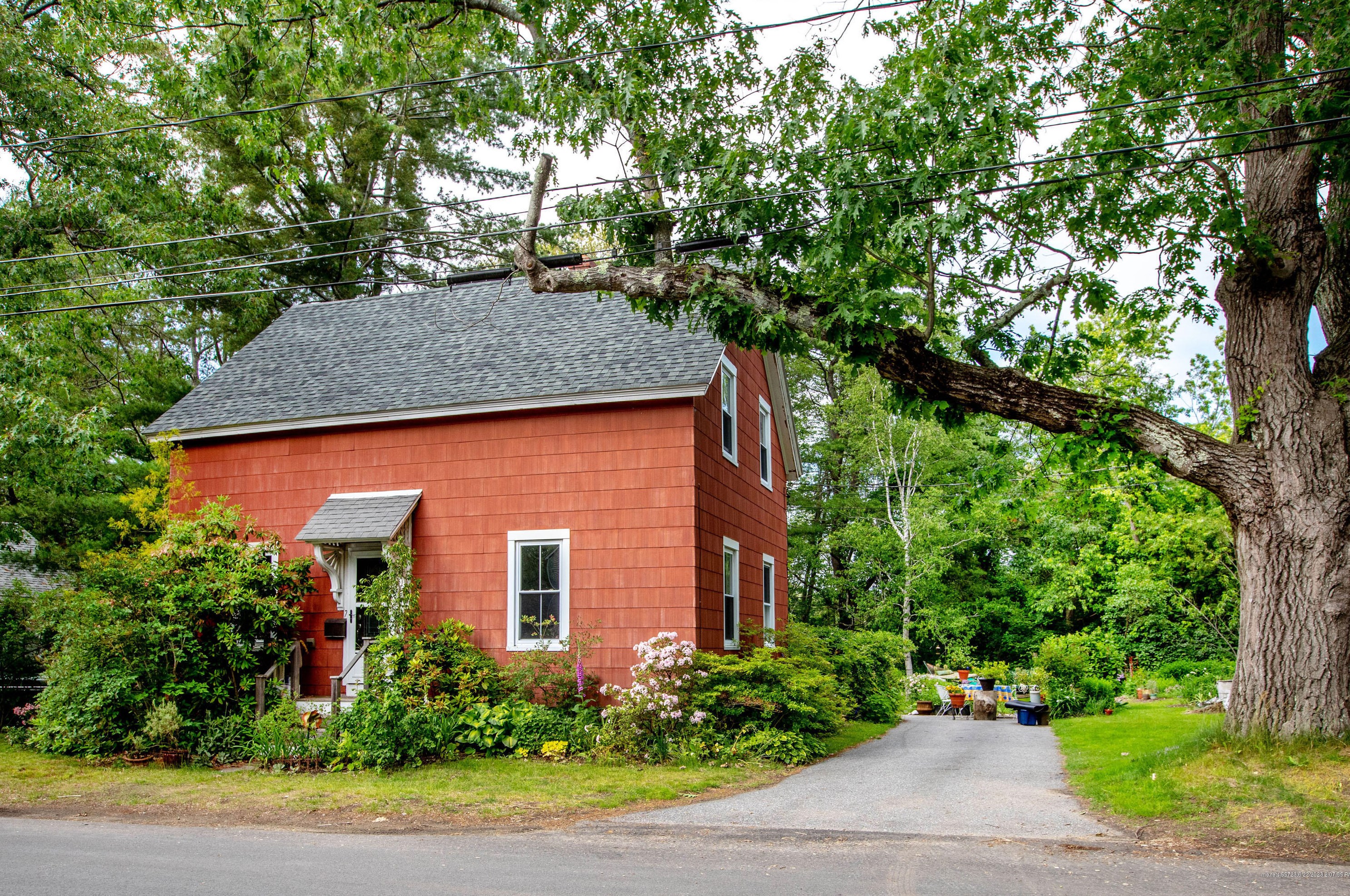 7 Pine St, Mere Point, ME 04011