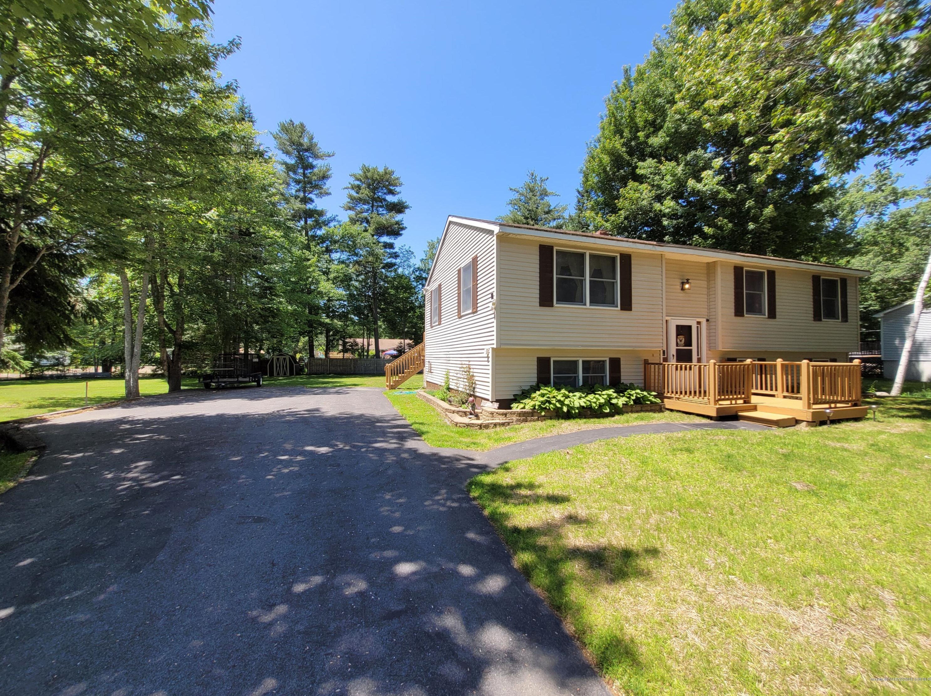 20 Emerald Dr, Milford, ME 04461