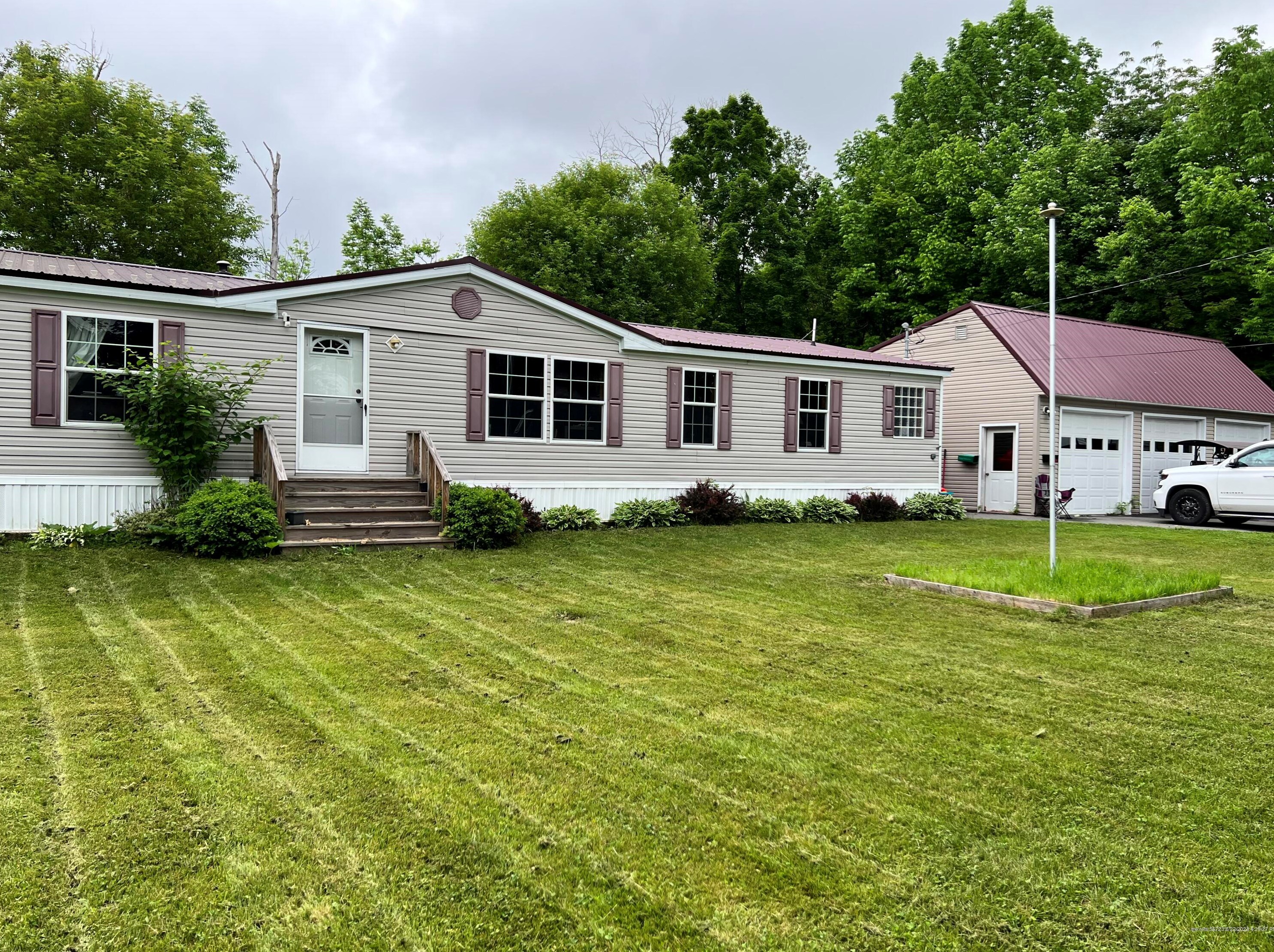 36 Davis St, Sebec, ME 04426