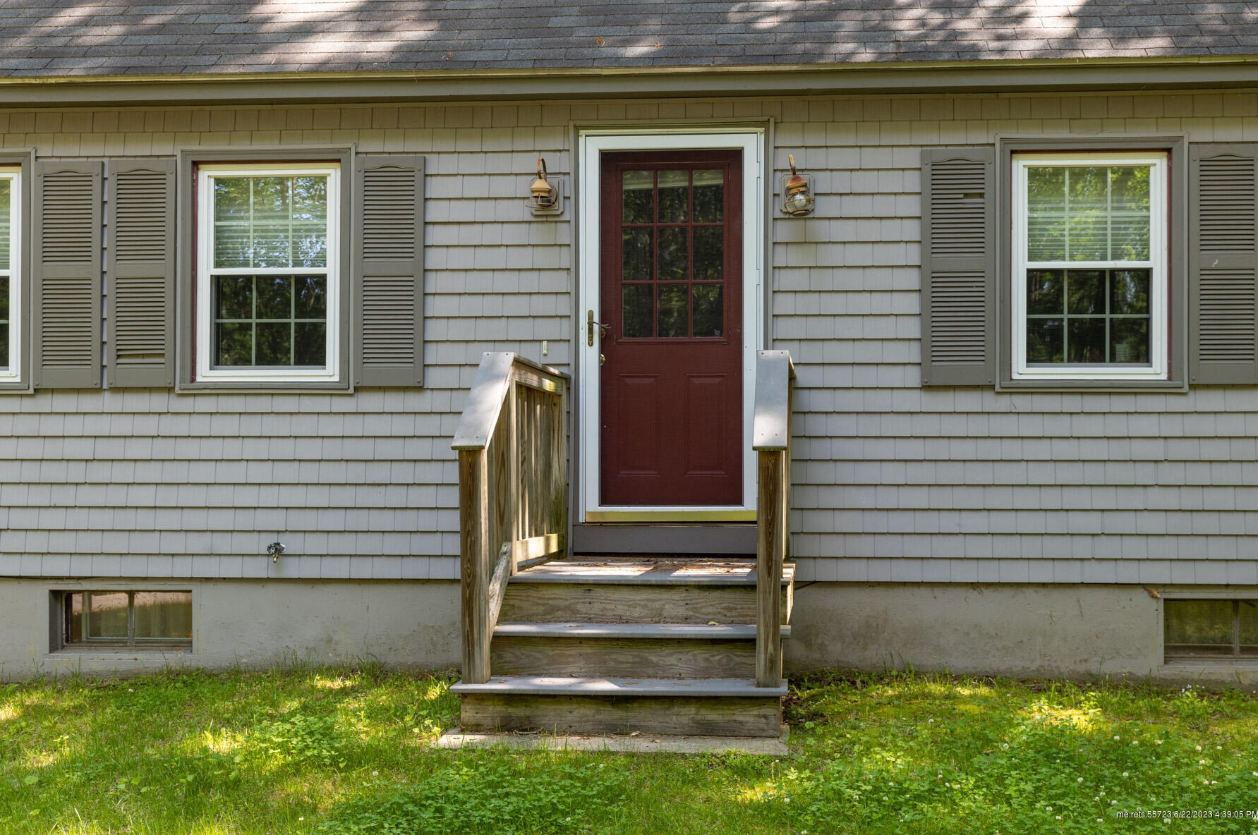 5 Corn Swamp Rd, York, ME 03909