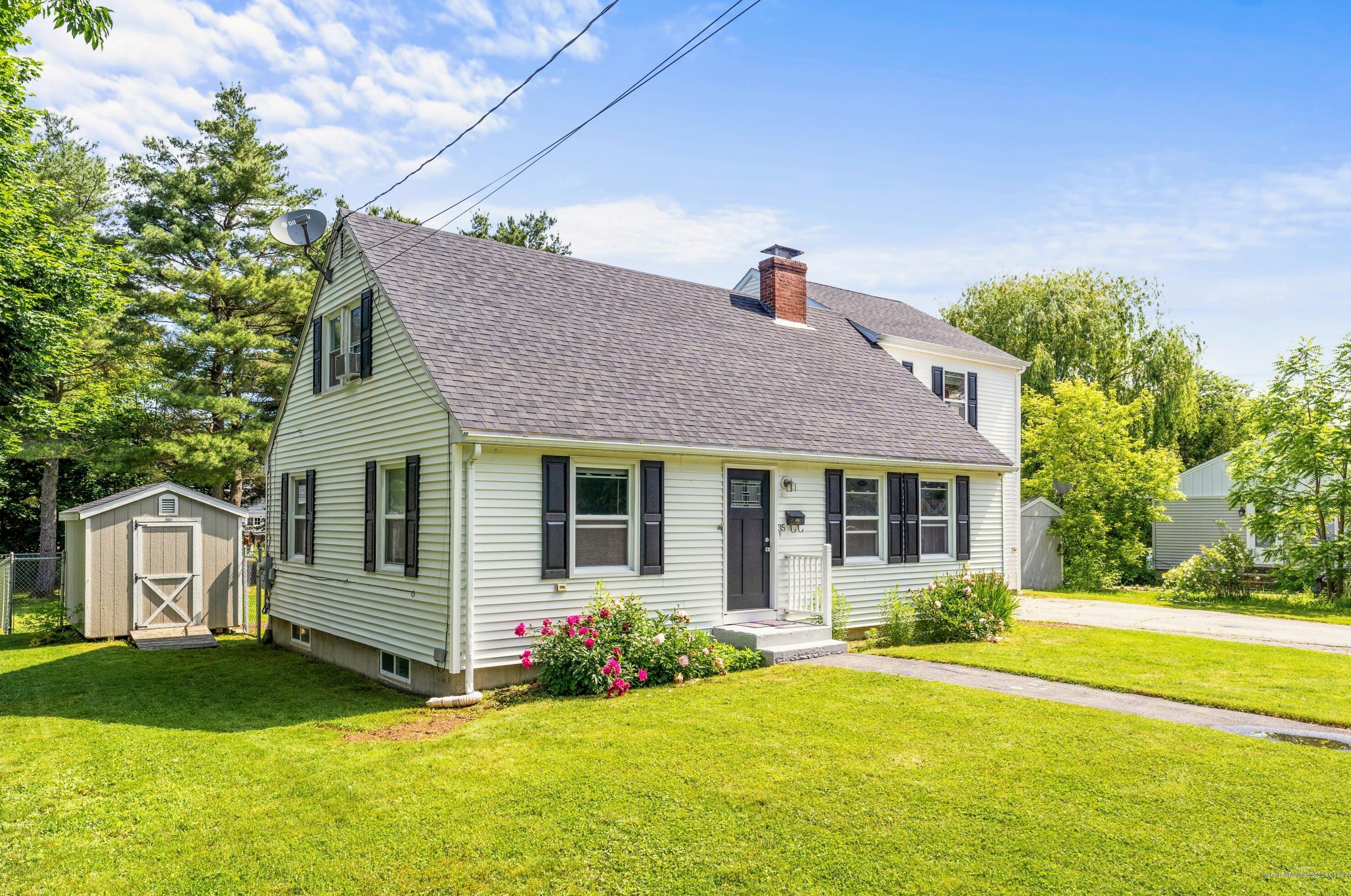 35 Mayflower Rd, Augusta, ME 04330