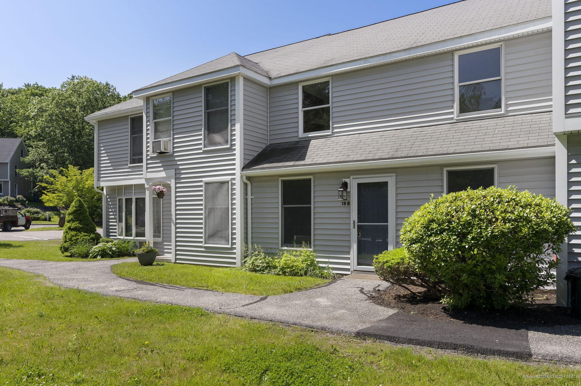18 Appleledge Dr, Portland ME  04103-4300 exterior