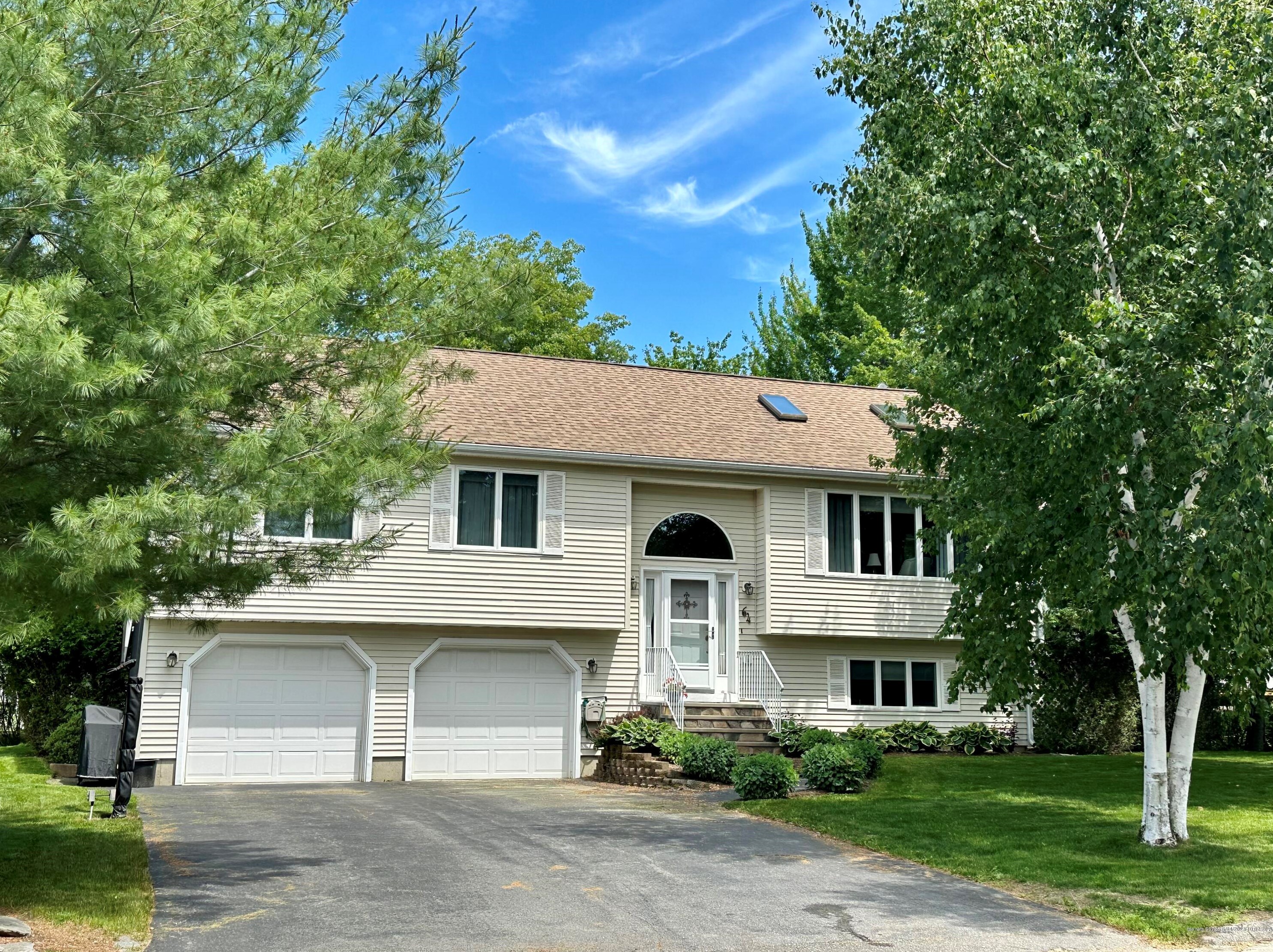 64 Clover Ln, Brewer, ME 04412