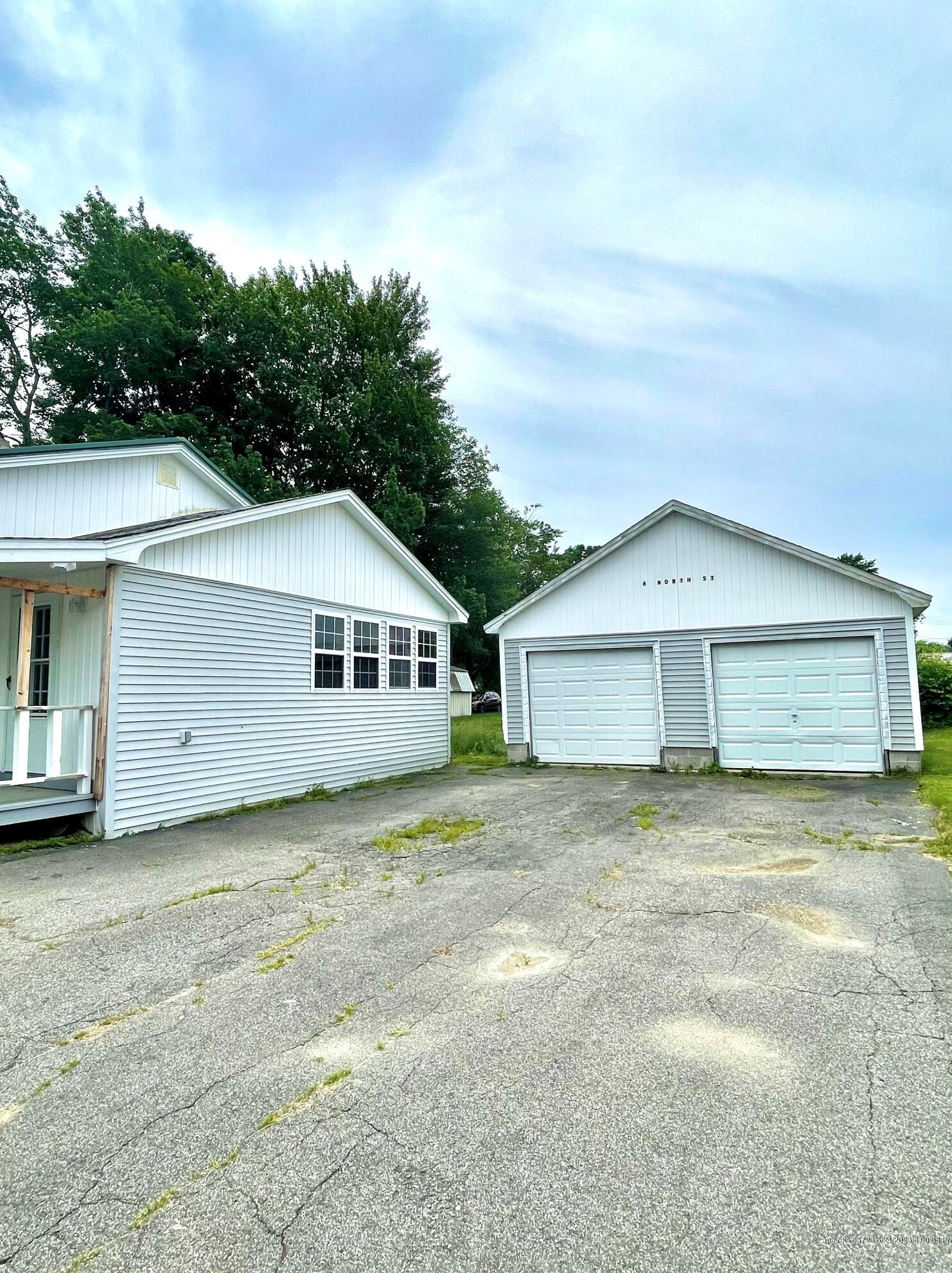 6 North St, East Millinocket, ME 04430