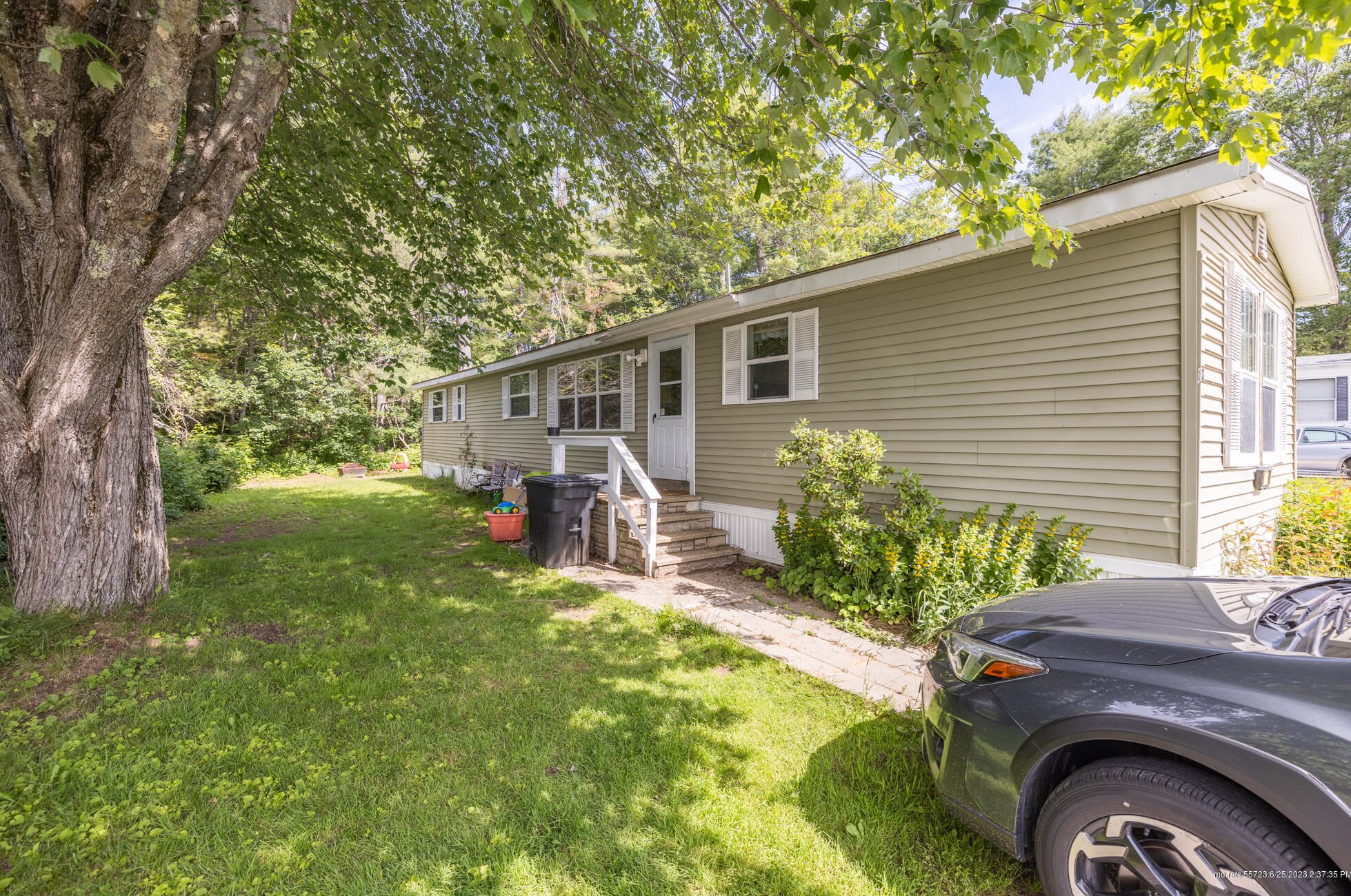 11 Village St, Poland, ME 04274