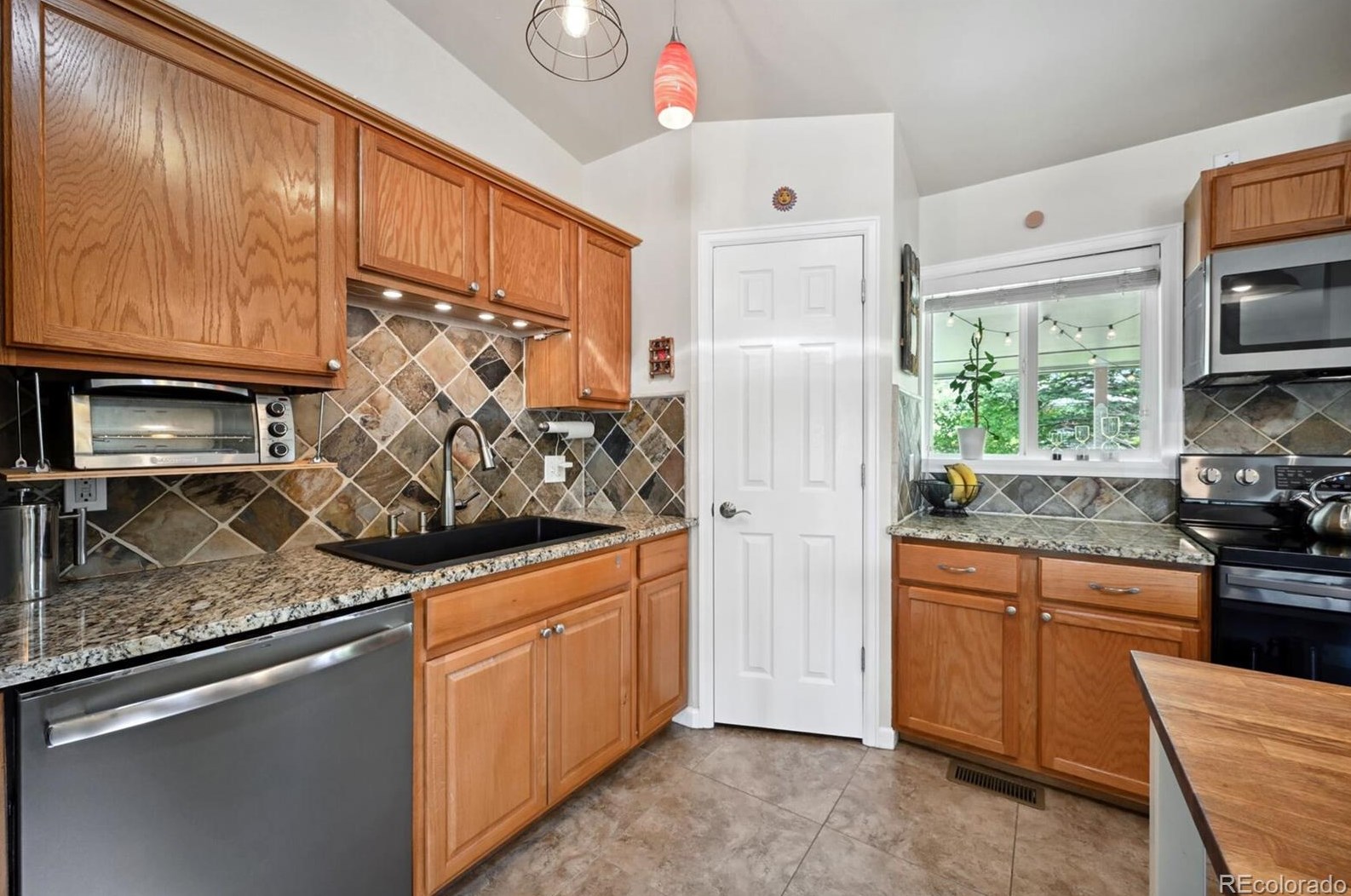 6616 Reed Ct, Arvada CO  80003-4005 exterior