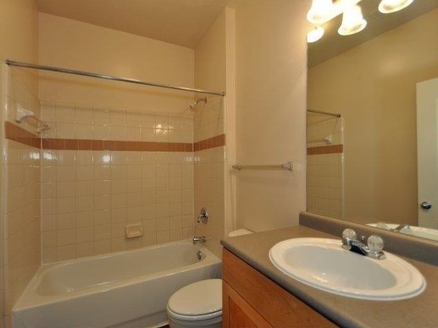 2676 Milscott Dr, Decatur GA  30033-5907 exterior