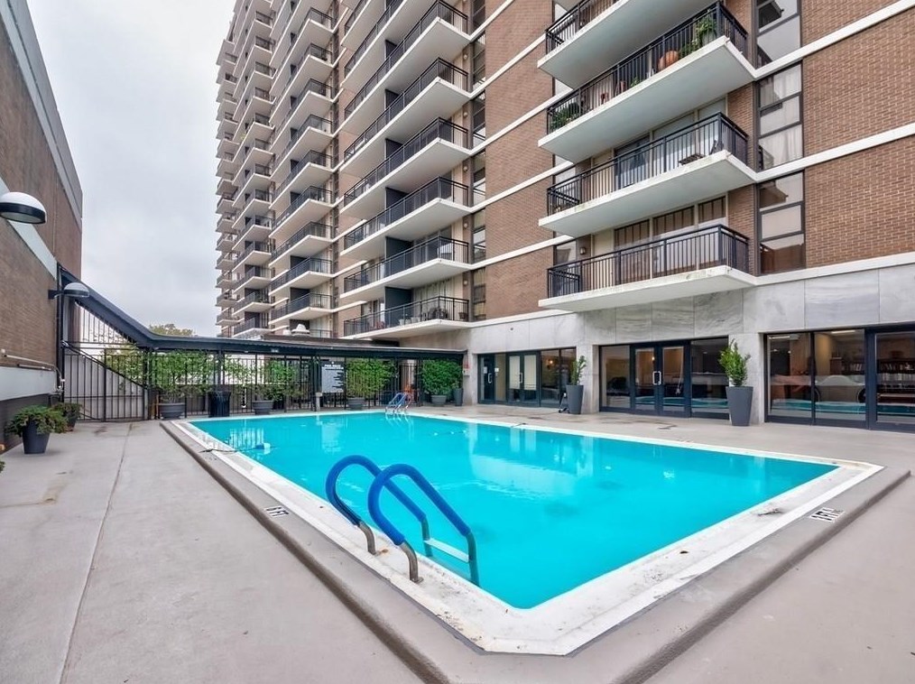 620 Peachtree St, Atlanta GA  30308-2351 exterior