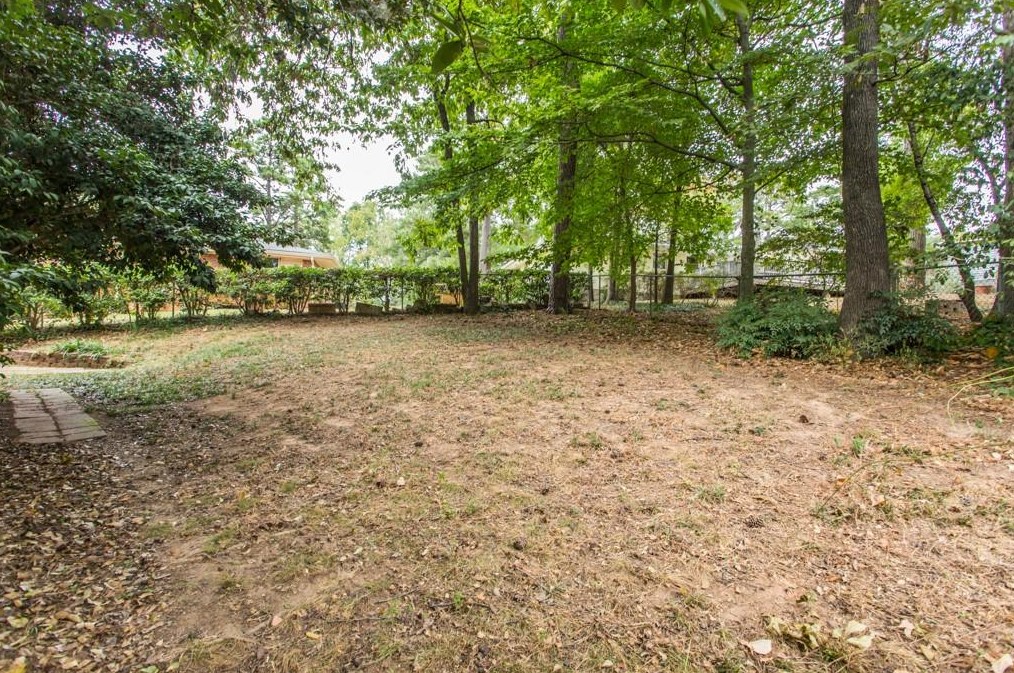 1566 Moncrief Cir, Decatur GA  30033-1617 exterior