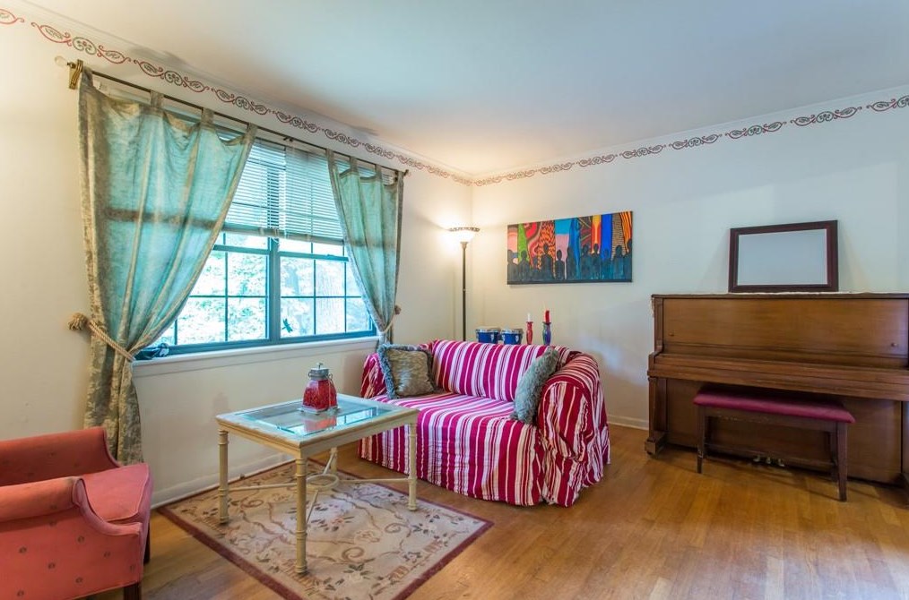 1566 Moncrief Cir, Decatur GA  30033-1617 exterior