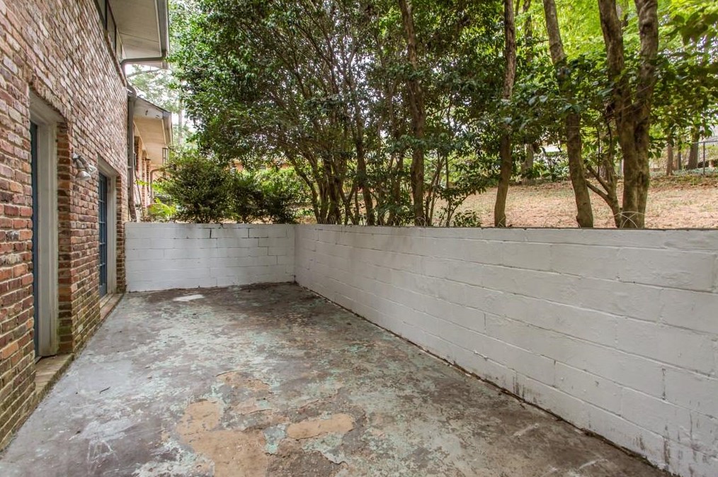 1566 Moncrief Cir, Decatur GA  30033-1617 exterior