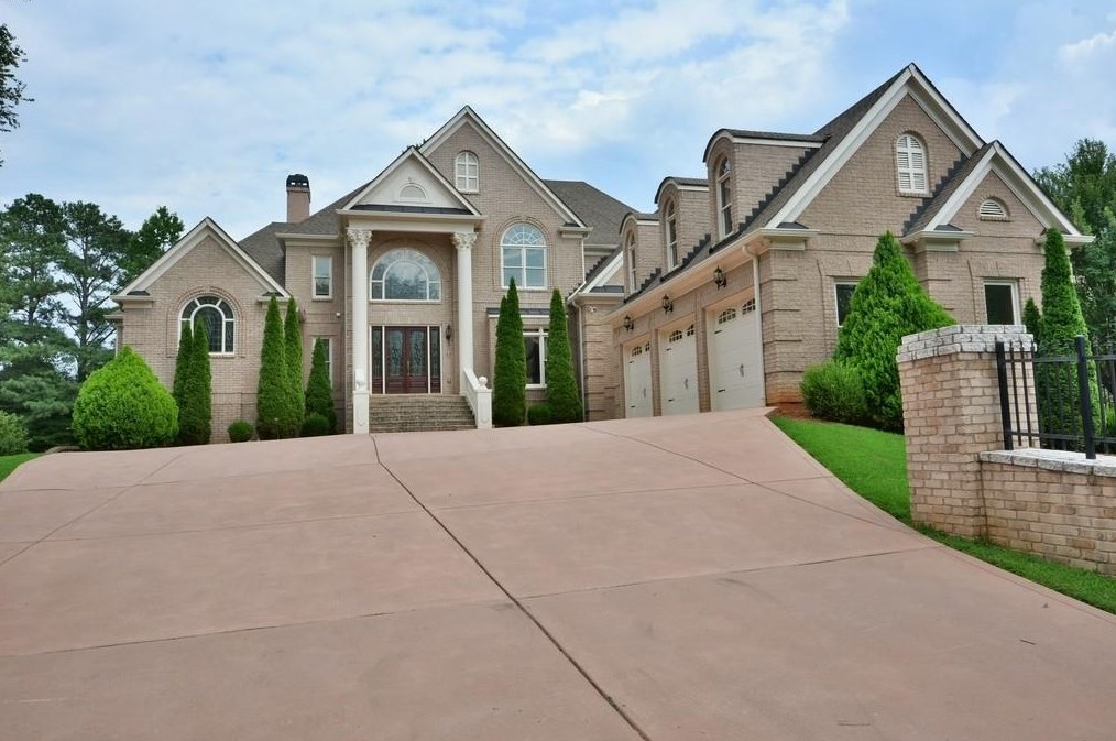 91 Wills Dr, Alpharetta GA  30009-1813 exterior