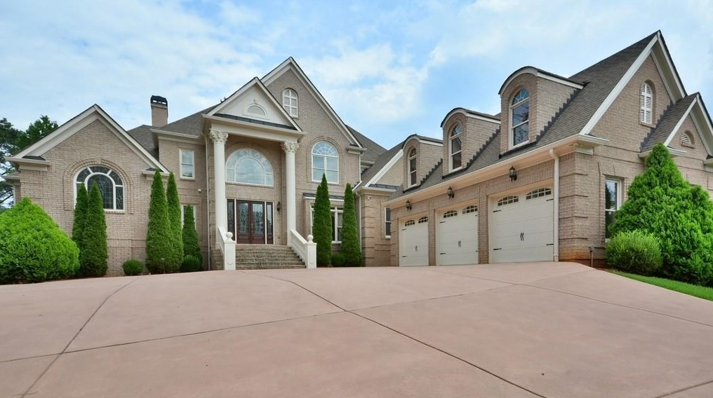 91 Wills Dr, Alpharetta GA  30009-1813 exterior