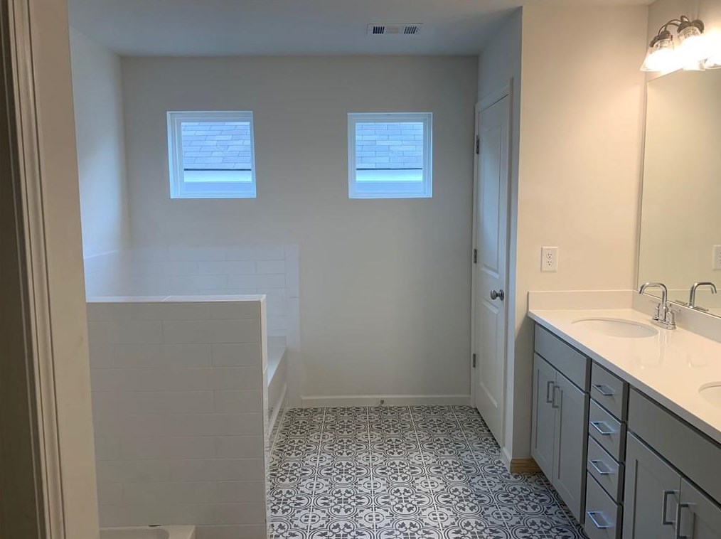 838 Regal Ln, Atlanta GA 30331-8633 exterior