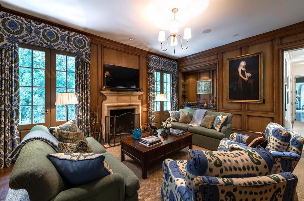 2841 Vernon Rd, Atlanta GA  30305-2934 exterior