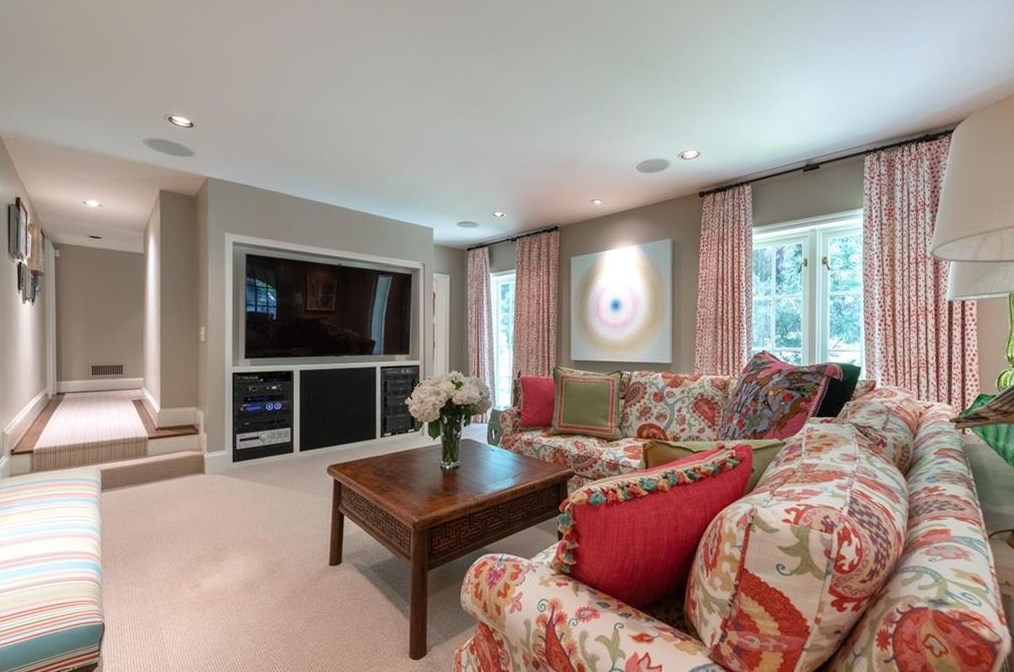 2841 Vernon Rd, Atlanta GA  30305-2934 exterior