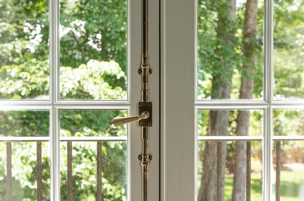 2841 Vernon Rd, Atlanta GA  30305-2934 exterior