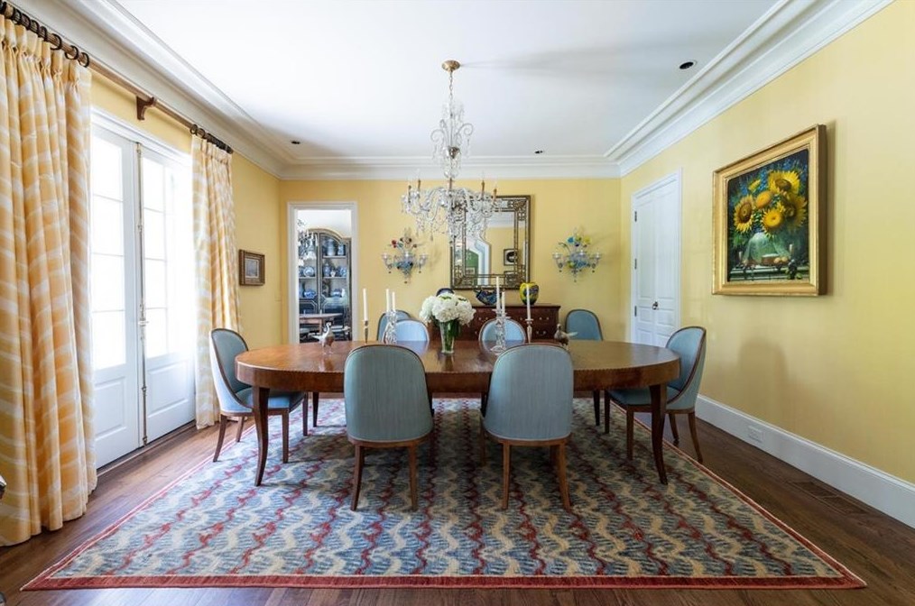 2841 Vernon Rd, Atlanta GA  30305-2934 exterior