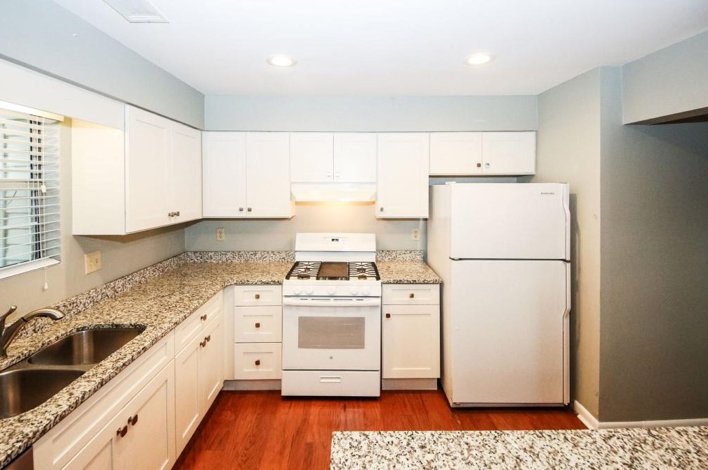 905 Wedgewood Way, Atlanta, GA 30350-2068