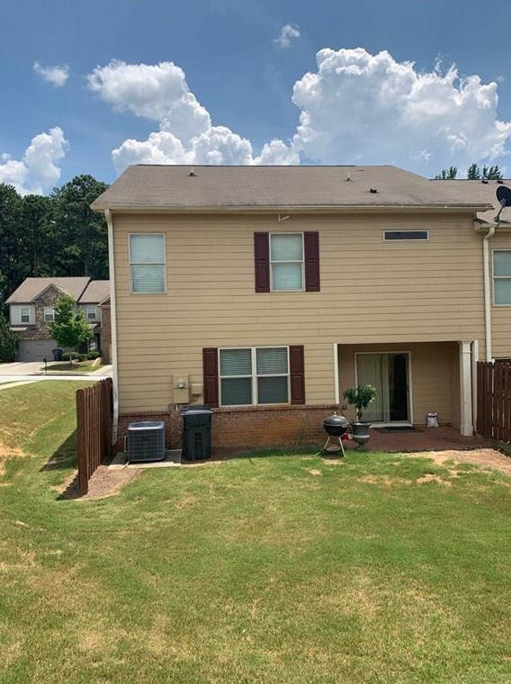 1493 Reel Lake Dr, Atlanta, GA 30331-8958