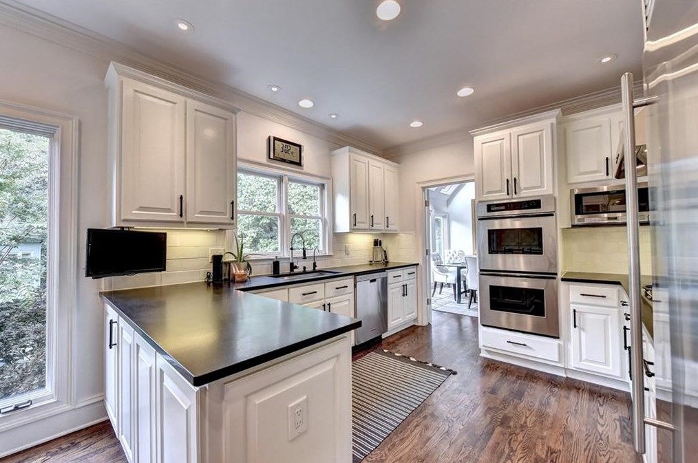 4218 Wieuca Overlook, Atlanta GA  30342-3447 exterior