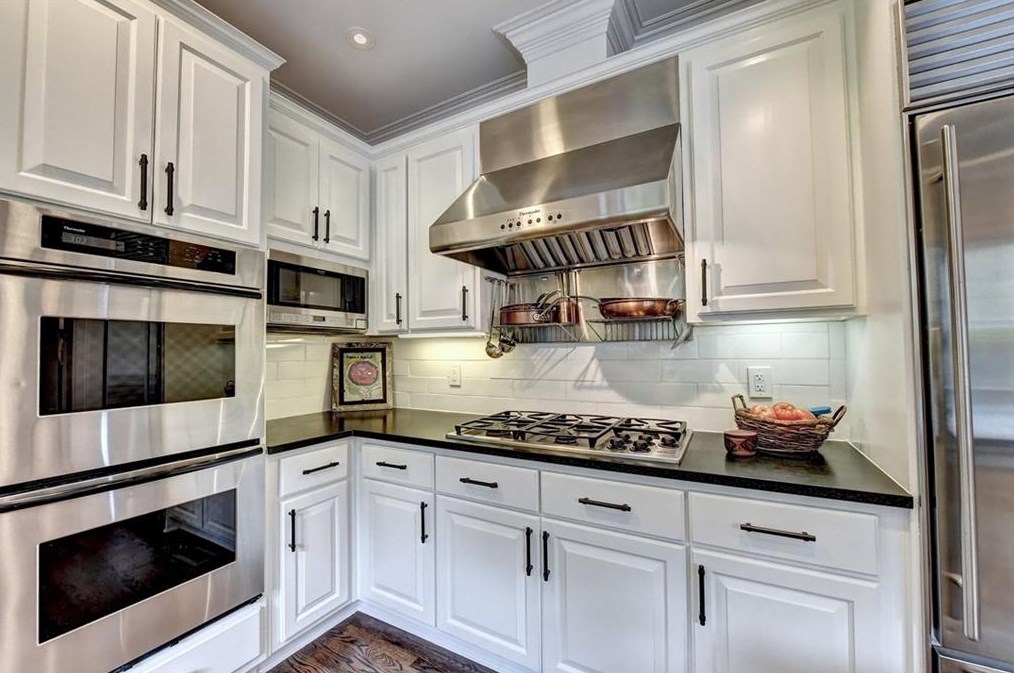 4218 Wieuca Overlook, Atlanta GA  30342-3447 exterior