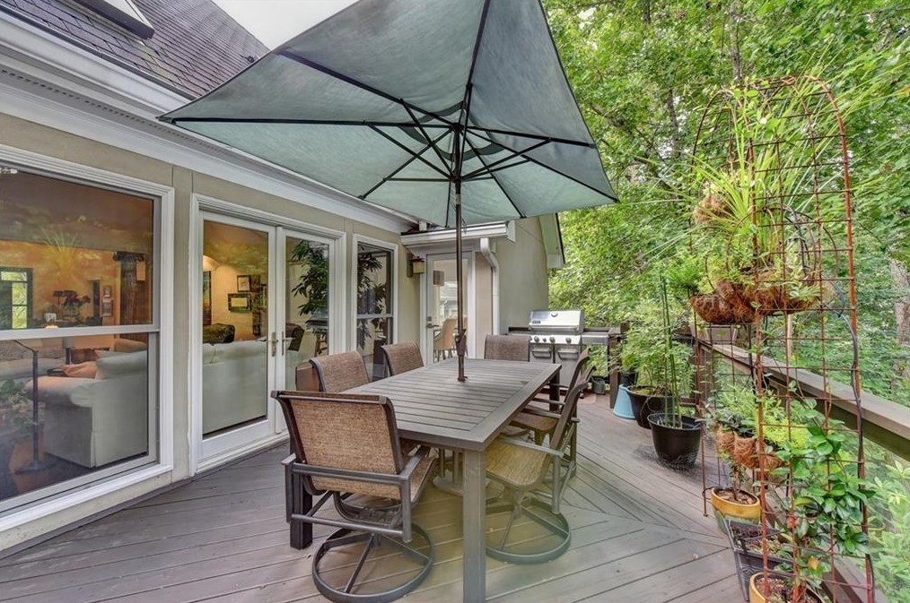 4218 Wieuca Overlook, Atlanta GA  30342-3447 exterior