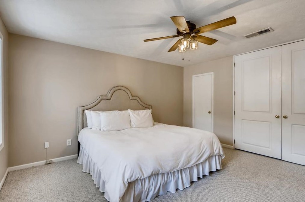 2 Queen Anne Pl, Atlanta GA exterior