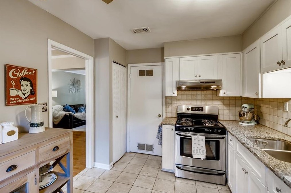 2 Queen Anne Pl, Atlanta GA exterior