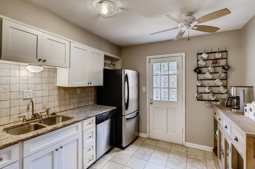 2 Queen Anne Pl, Atlanta GA exterior