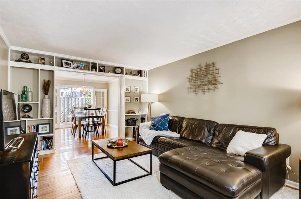 2 Queen Anne Pl, Atlanta GA exterior