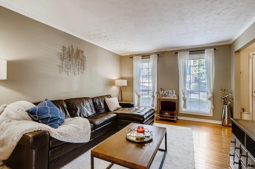 2 Queen Anne Pl, Atlanta GA exterior