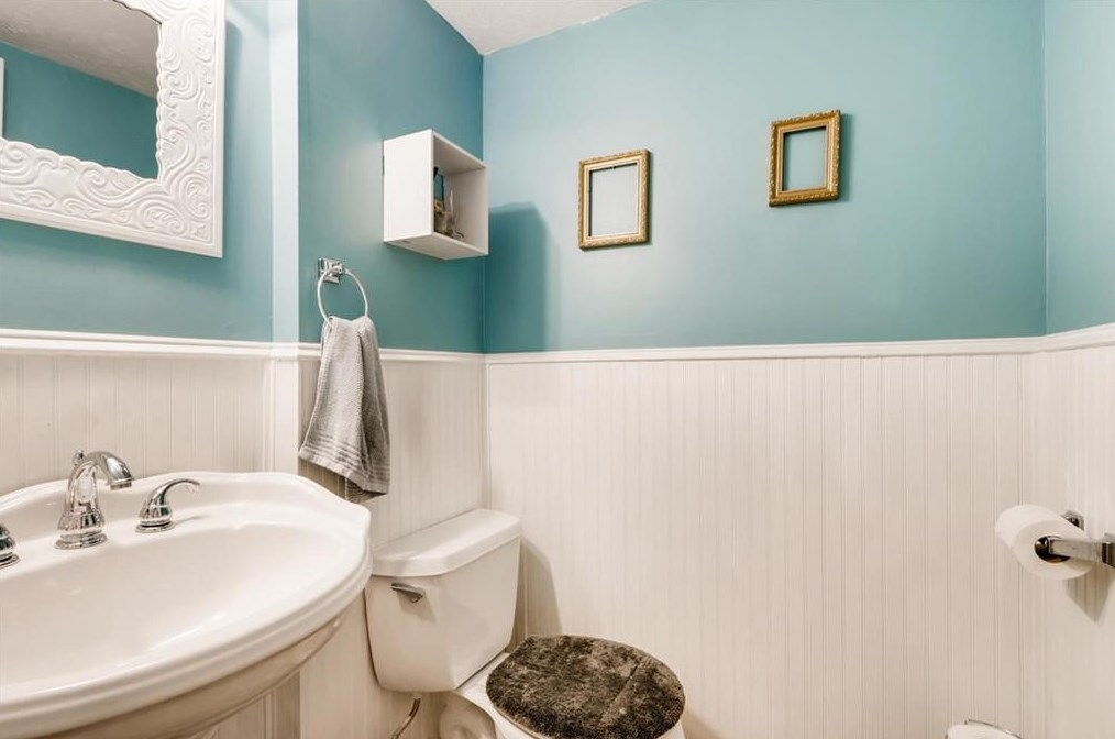 2 Queen Anne Pl, Atlanta GA exterior