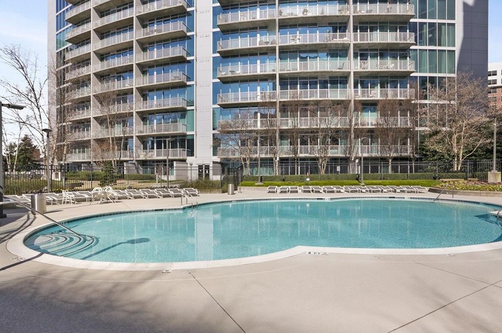 44 Peachtree Pl, Atlanta GA  30309-3907 exterior