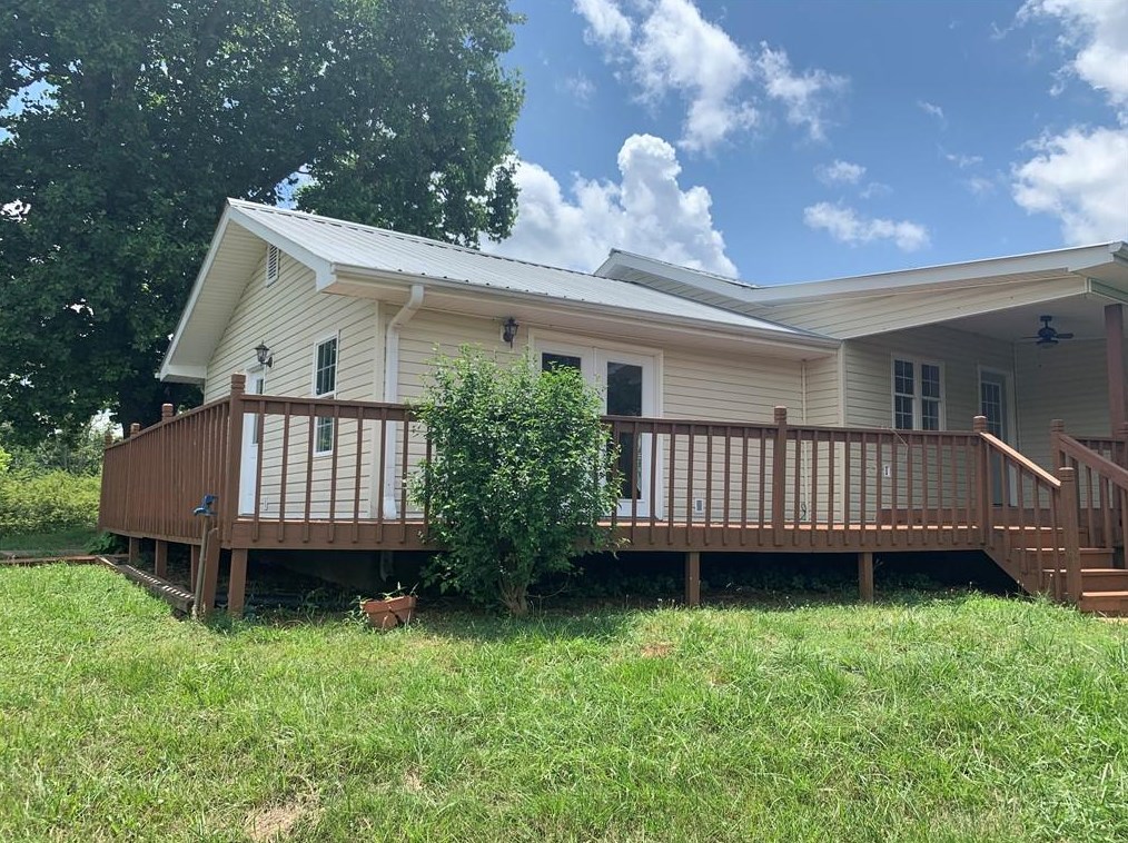 6823 Gilstrap Rd, Clermont, GA 30527-1339