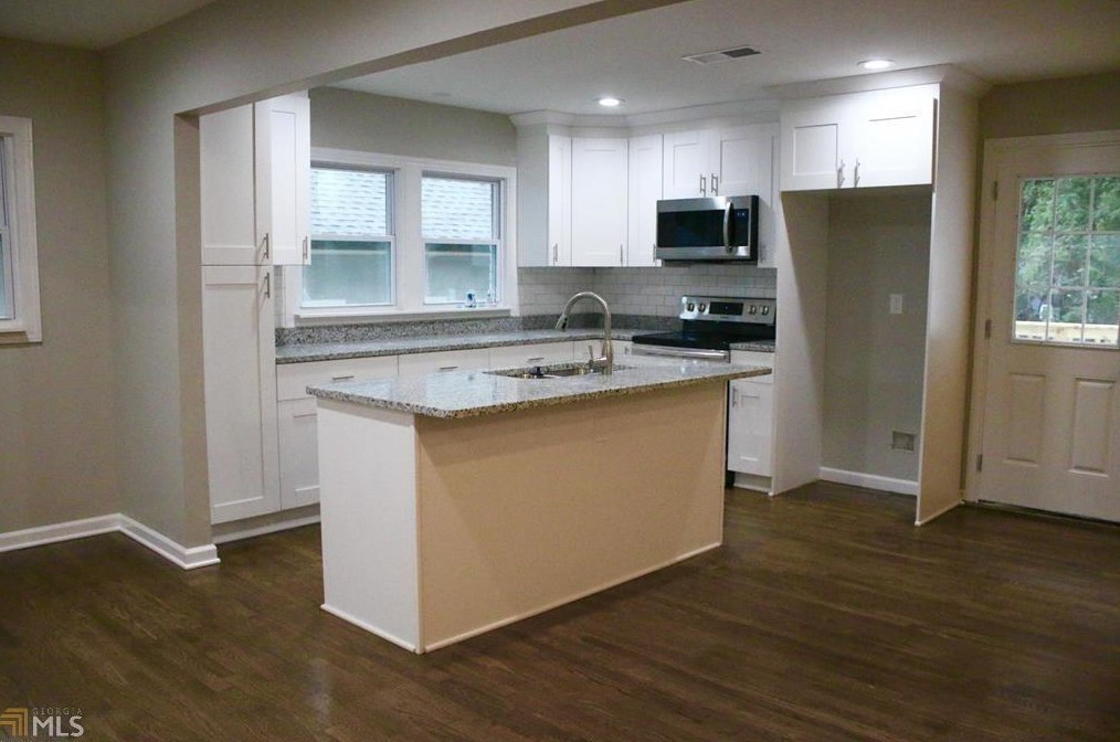 2277 Pryor Rd, Atlanta GA 30315-3725 exterior