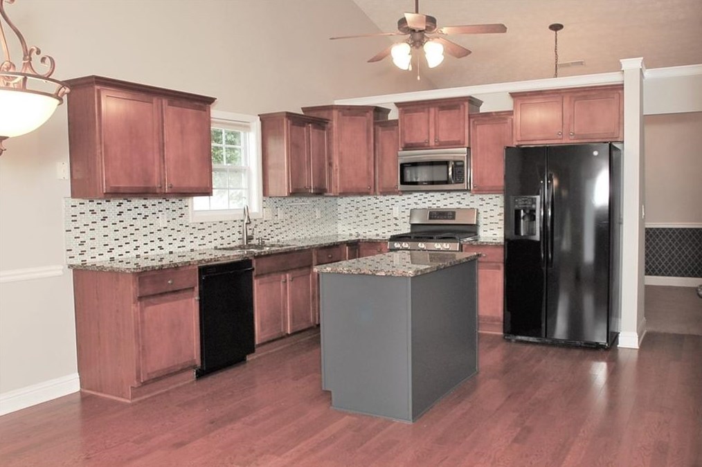 4295 Mulberry Ridge Ln, Hoschton, GA 30548-1697