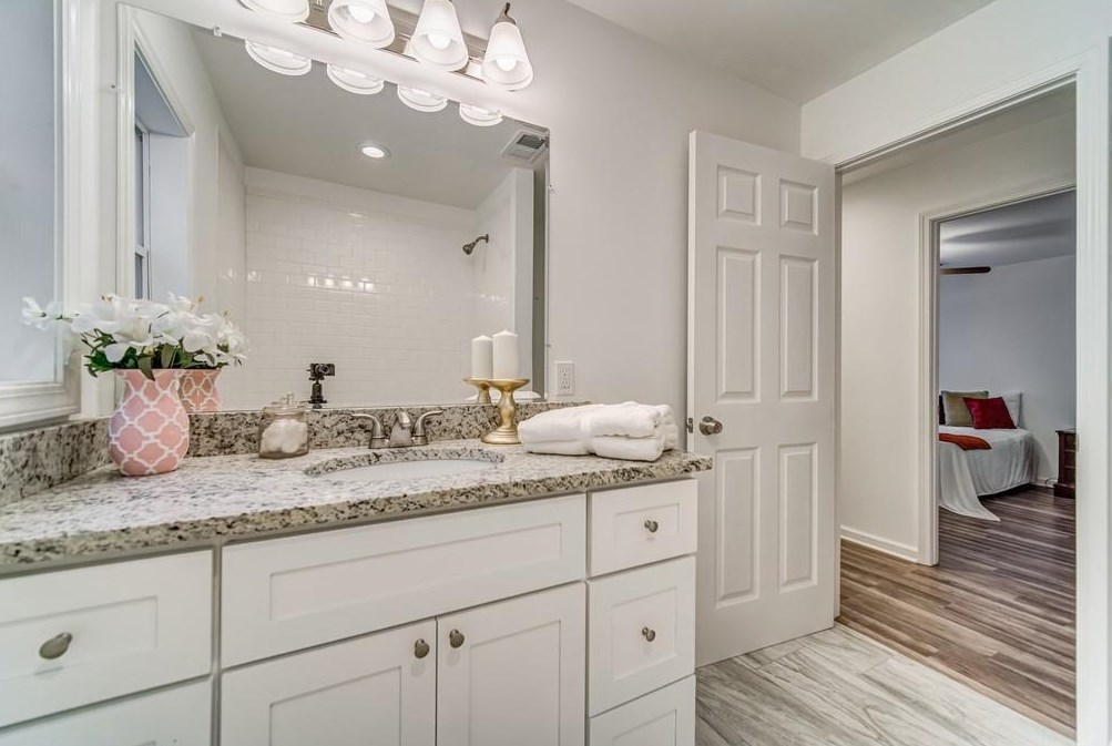 107 Whitaker Cir, Atlanta GA  30314-1805 exterior