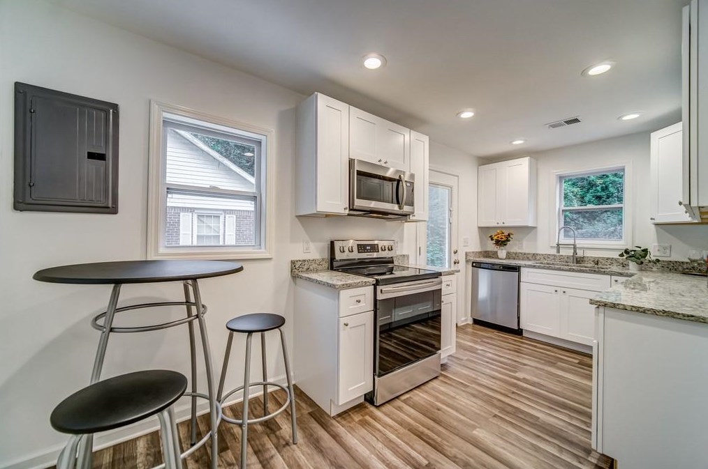 107 Whitaker Cir, Atlanta GA  30314-1805 exterior