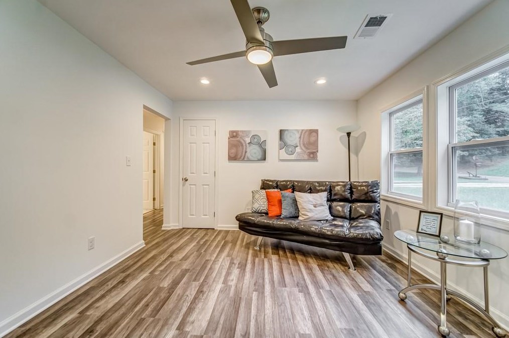 107 Whitaker Cir, Atlanta GA  30314-1805 exterior