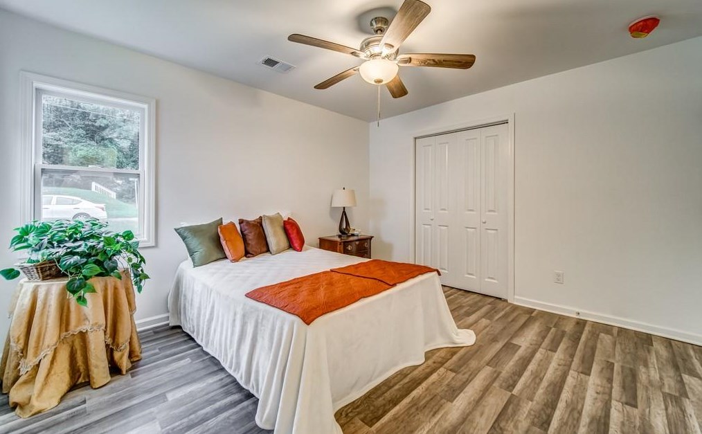 107 Whitaker Cir, Atlanta GA  30314-1805 exterior