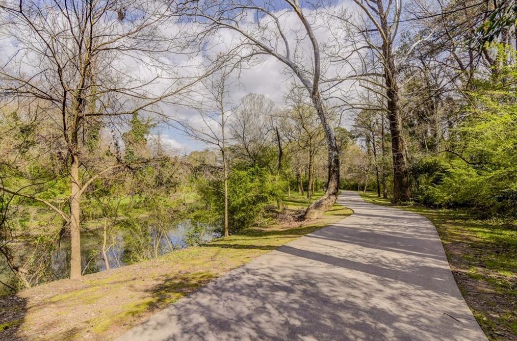 220 Semel Cir, Atlanta GA  30309-1930 exterior