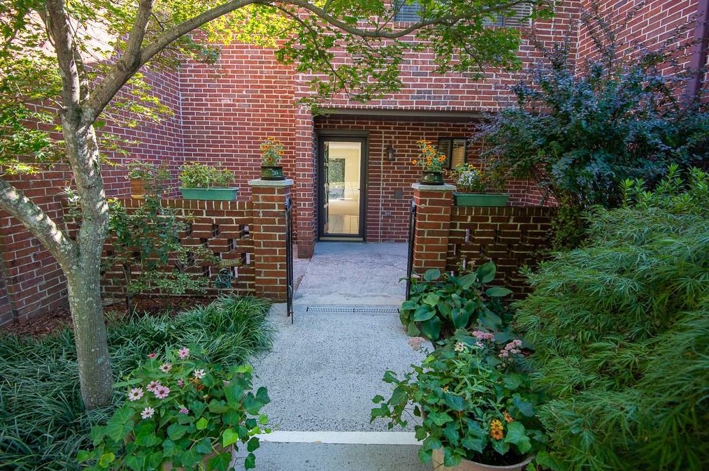 2260 Pernoshal Ct, Atlanta GA 30338-6448 exterior