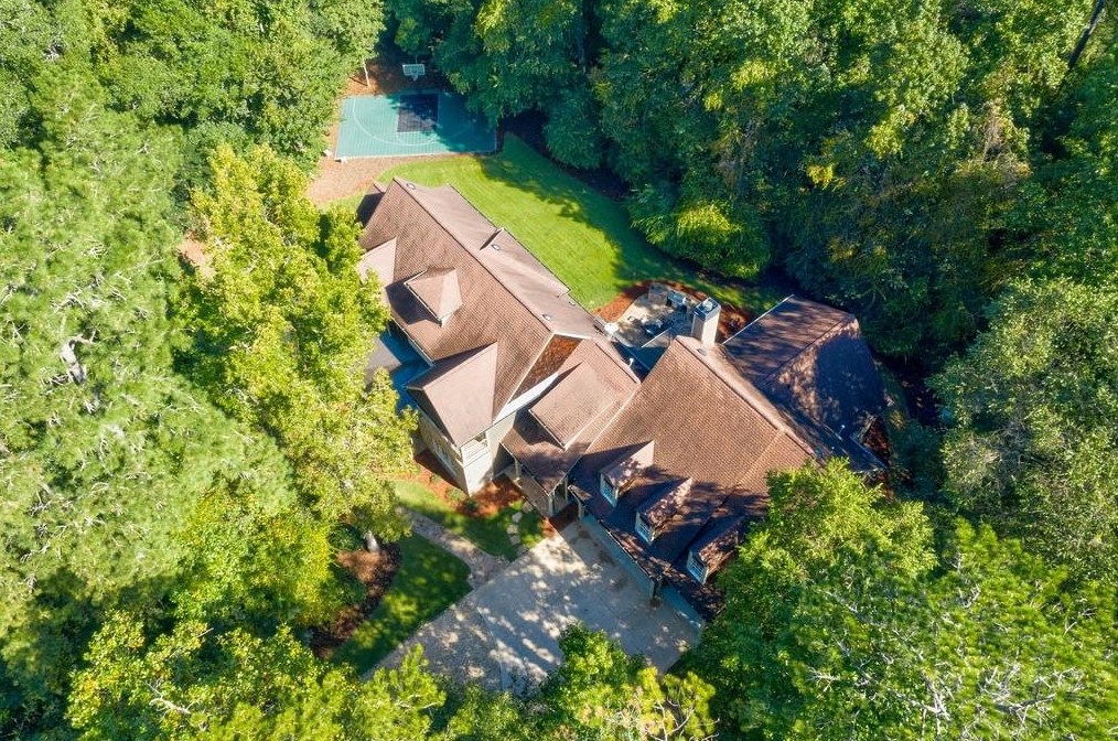 1410 Old Riverside Rd, Roswell, GA 30076-4492