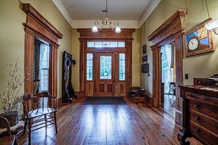 651 N Main St, Madison, GA 30650