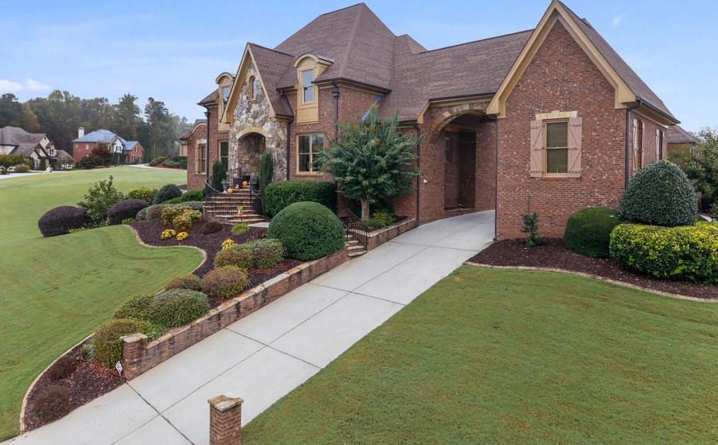 4553 Deer Creek Ct, Flowery Branch, GA 30542-3553