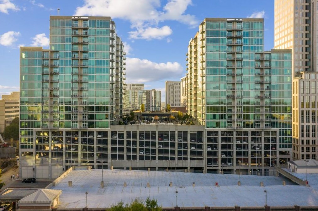943 Peachtree St, Atlanta GA  30309-3936 exterior