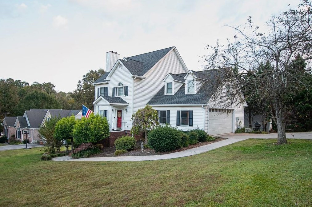120 Westwood Dr, Calhoun, GA 30701-1668
