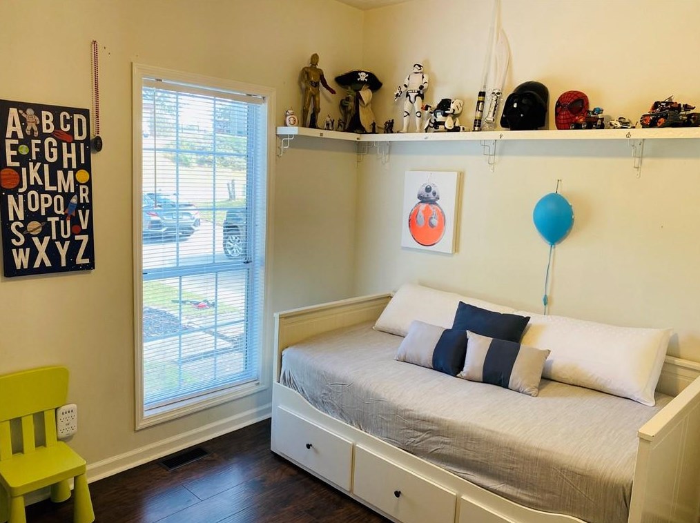 1890 Stone Forest Dr, Lawrenceville, GA 30043-2940